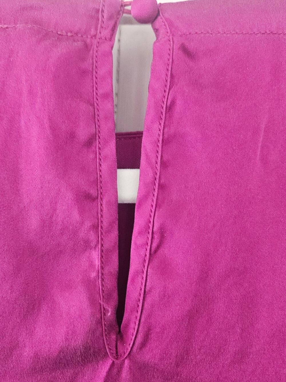 Joie 100% Silk Short Sleeve Keyhole Blouse Plum Purple Size Small - Picture 7 of 10